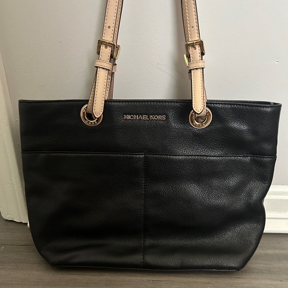 Micheal Kors black tote